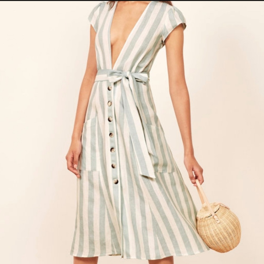 NWT Reformation Bayu dress - Size 4 - sold out